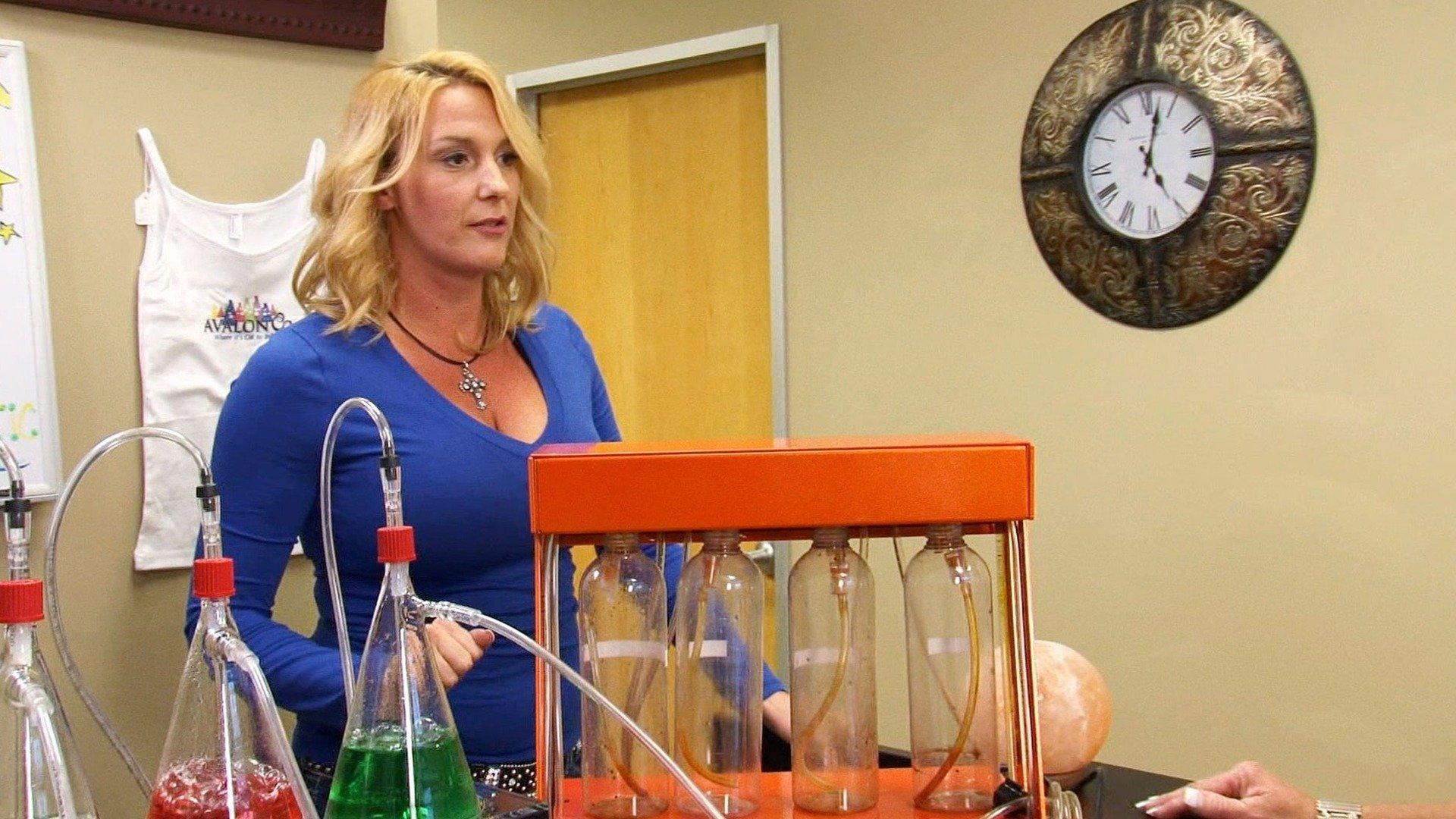 Storage Wars Texas Take a Deep Breath, It's Lesa!