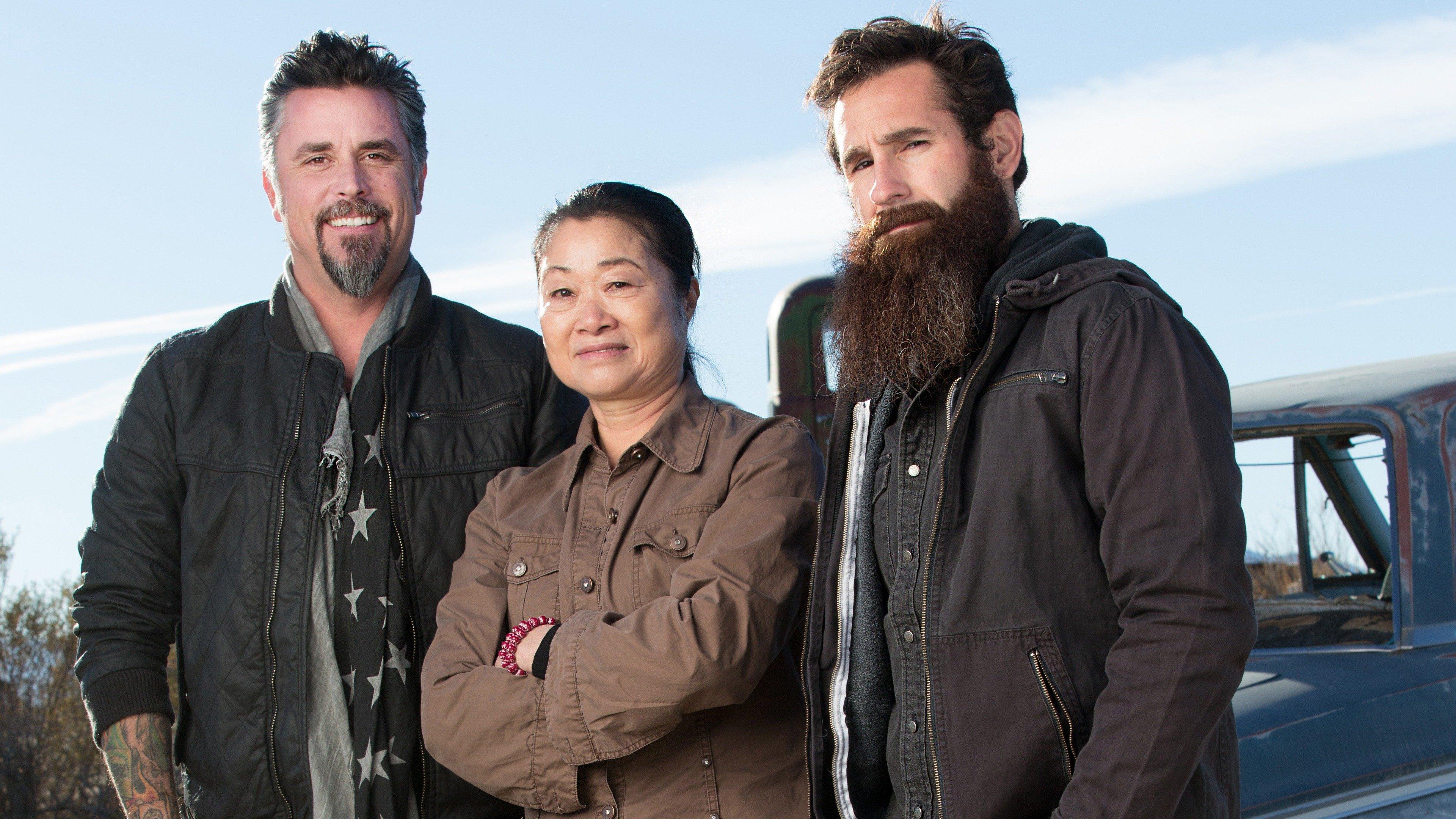 Watch Fast N' Loud: S4E2 - Chopped Cabriolet and Vette Rescue on Philo ...