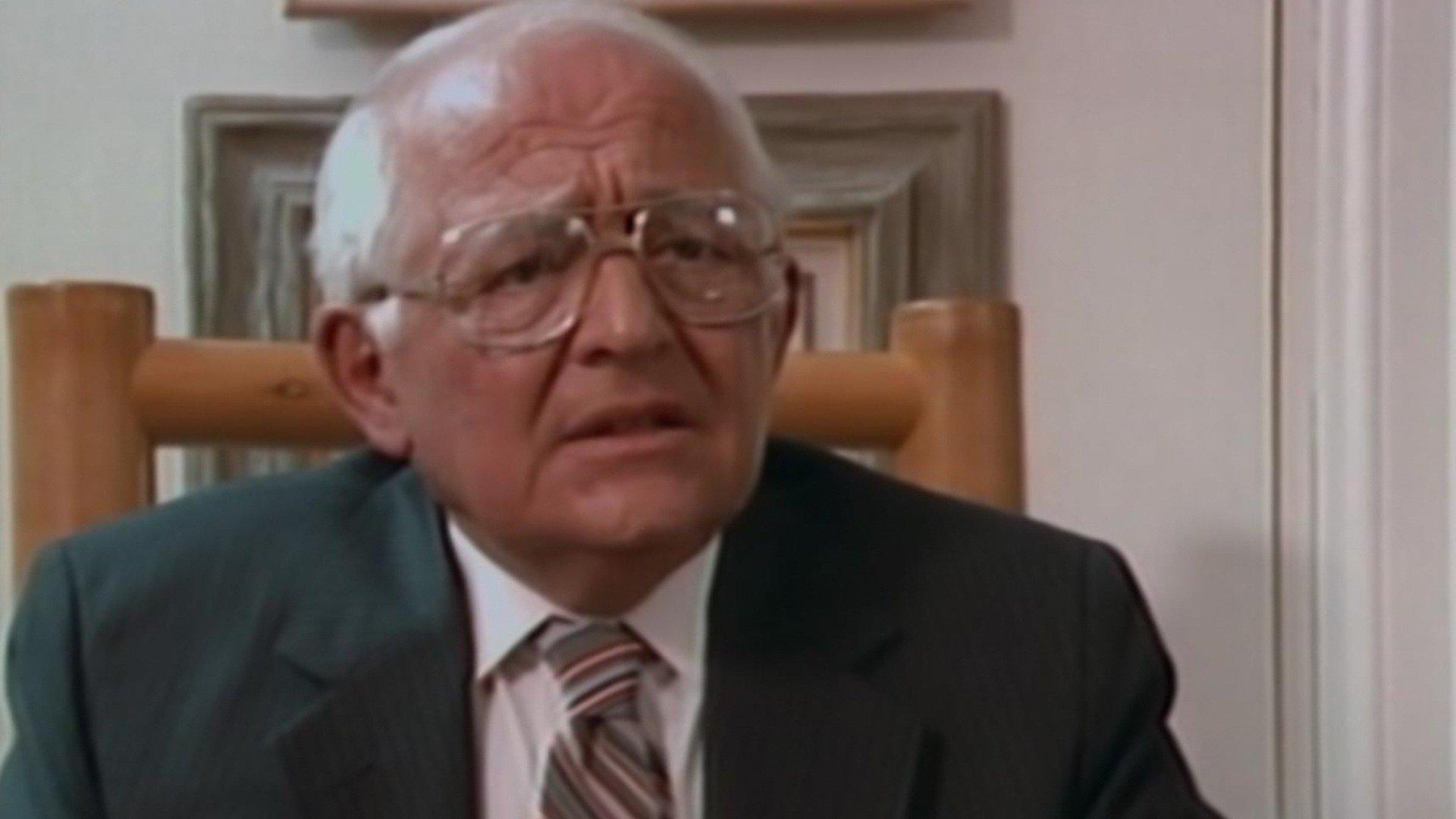 Watch Hunter: S4E18 - Death Signs on Philo (Free Trial)