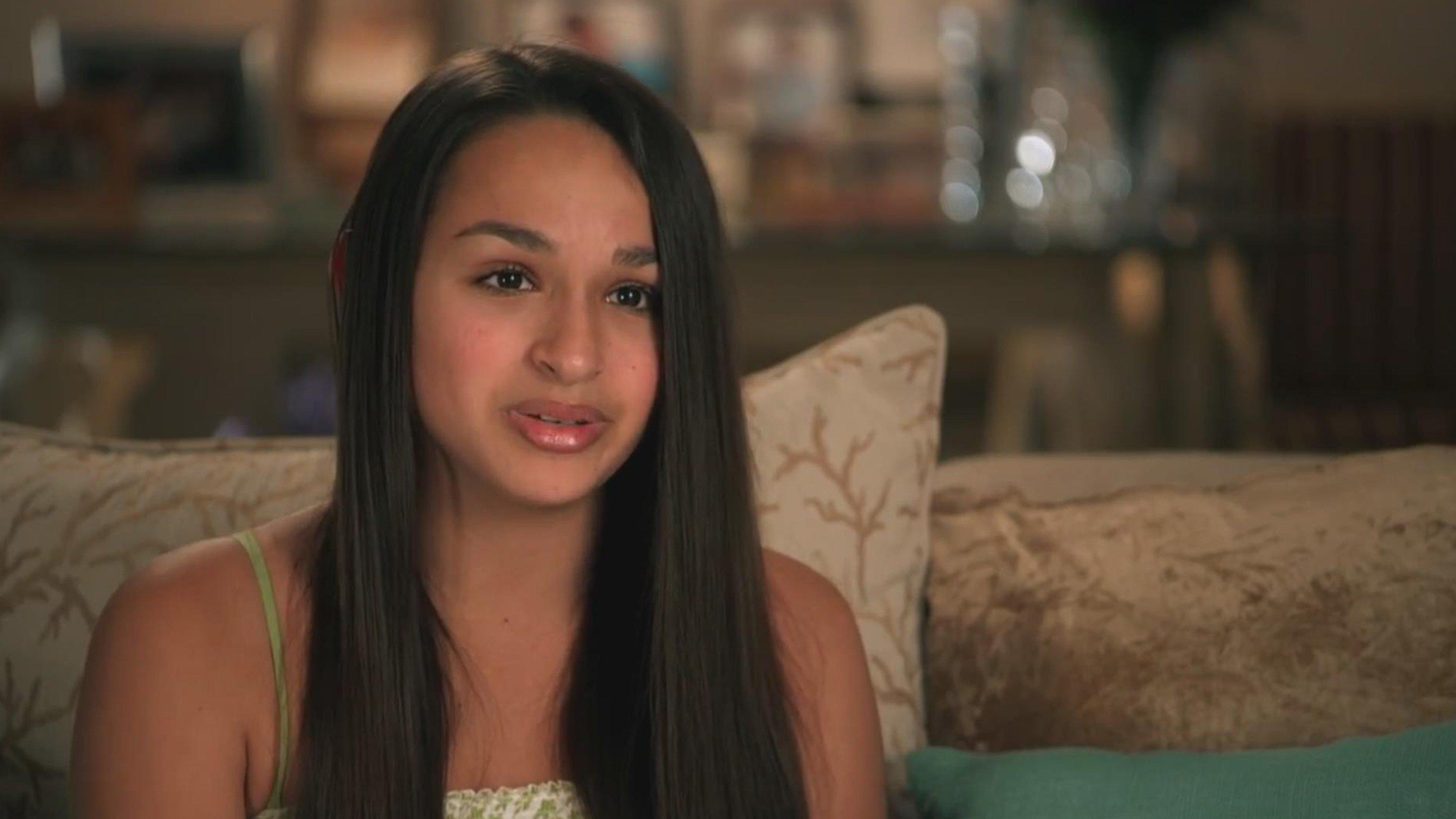 I Am Jazz: We Don't Read the Comments - Watch I Am Jazz Season 7 Online Free