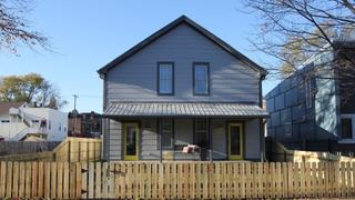 An Old House Attracts New Neighbors