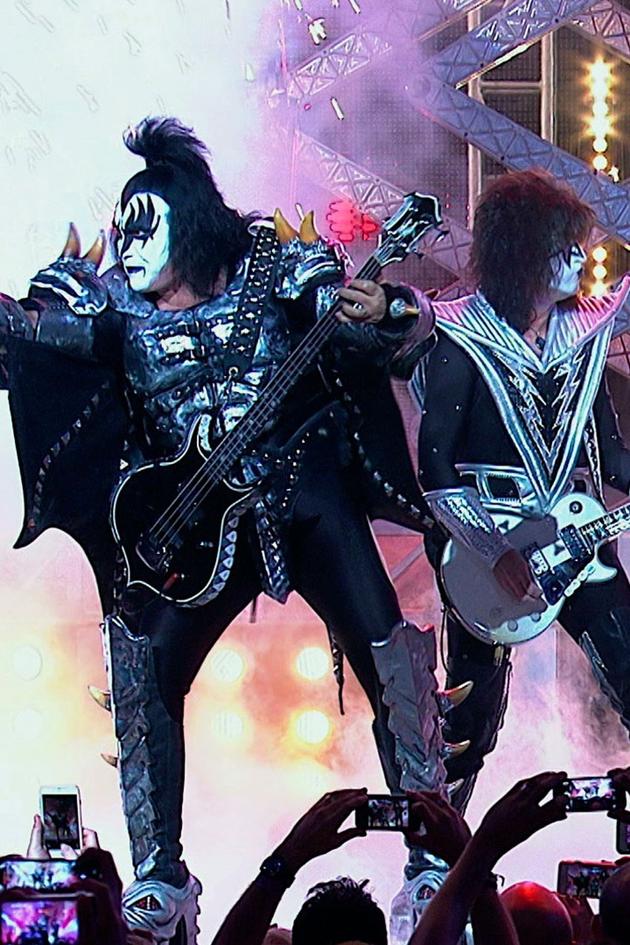 Kiss Rocks Vegas