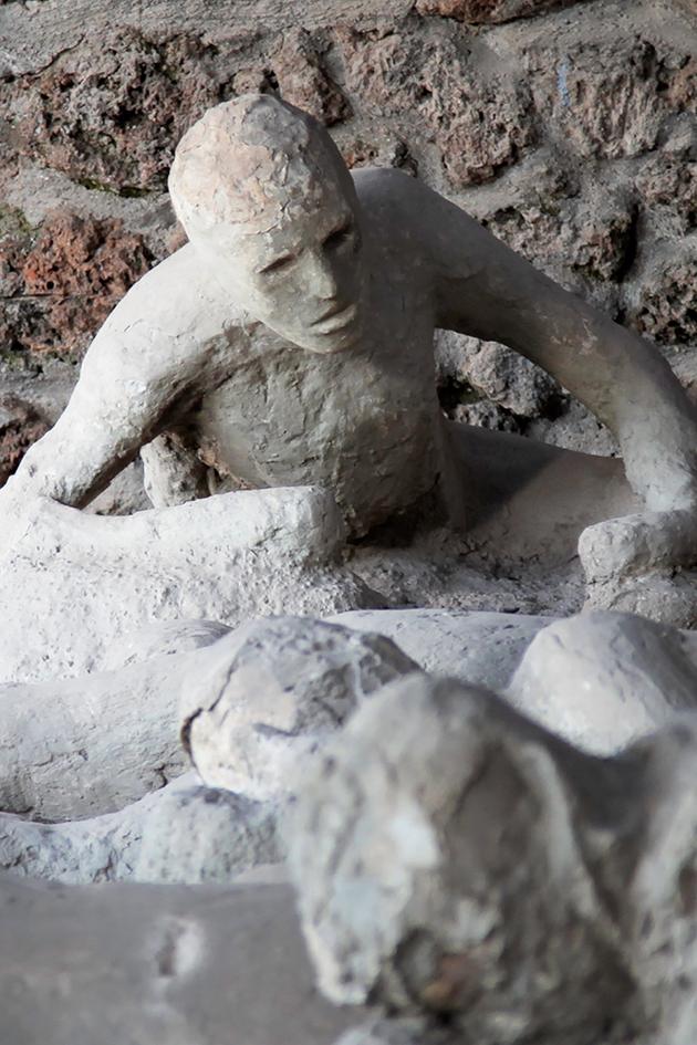 Pompeii: The Dead Speak