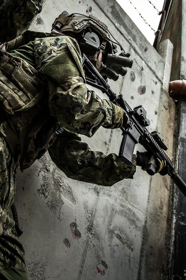 Navy SEALs: America's Secret Warriors