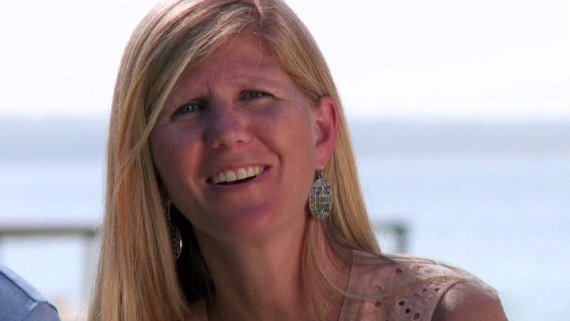 Beachfront Bargain Hunt Renovation Living Large on Long Island, New York