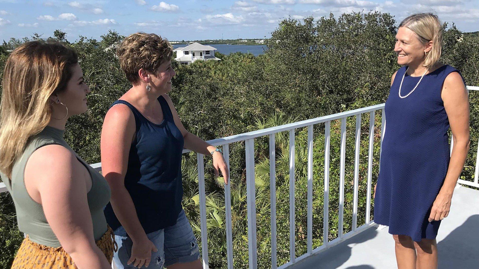 Beachfront Bargain Hunt Getaway on Palm Island, Florida