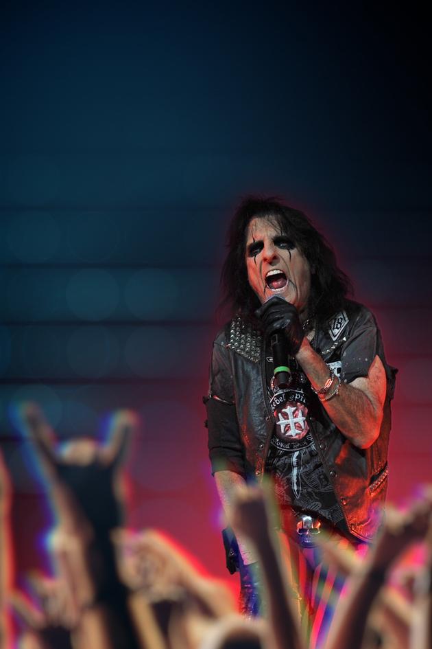 Metal: A Headbanger's Journey