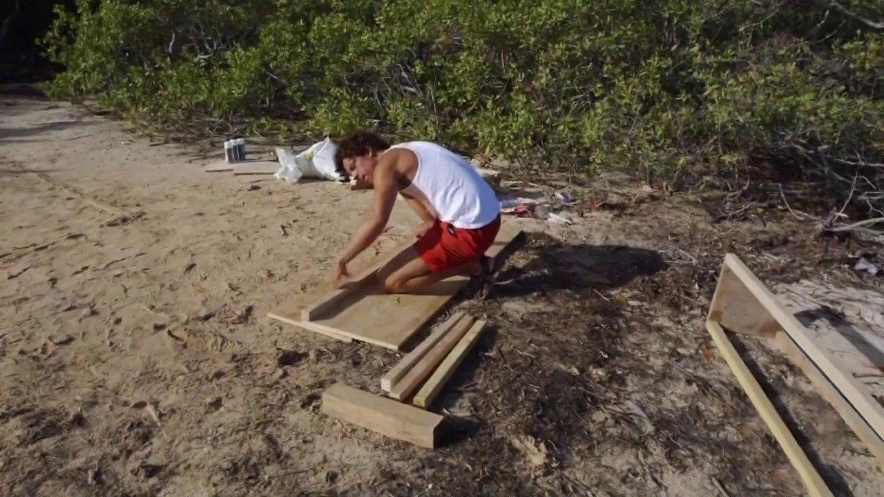 Building Off the Grid Bottle Island