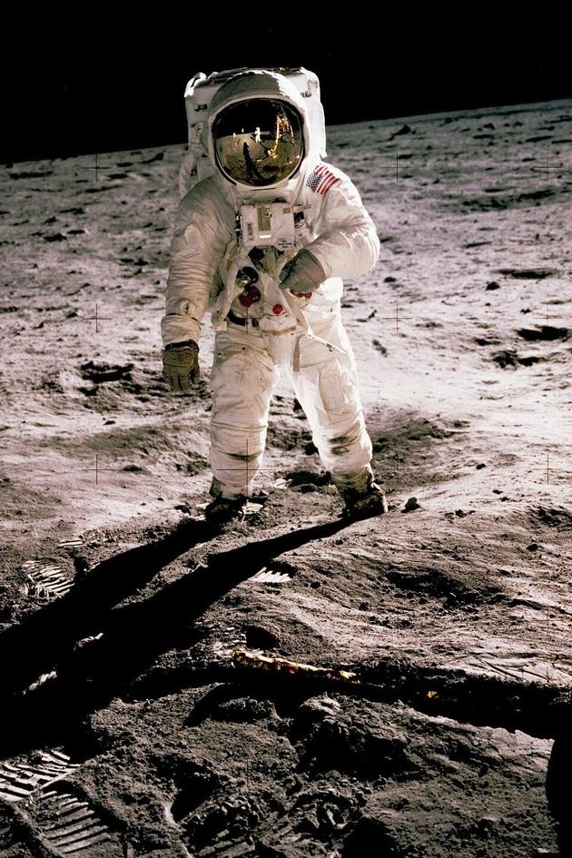 Battle For the Moon