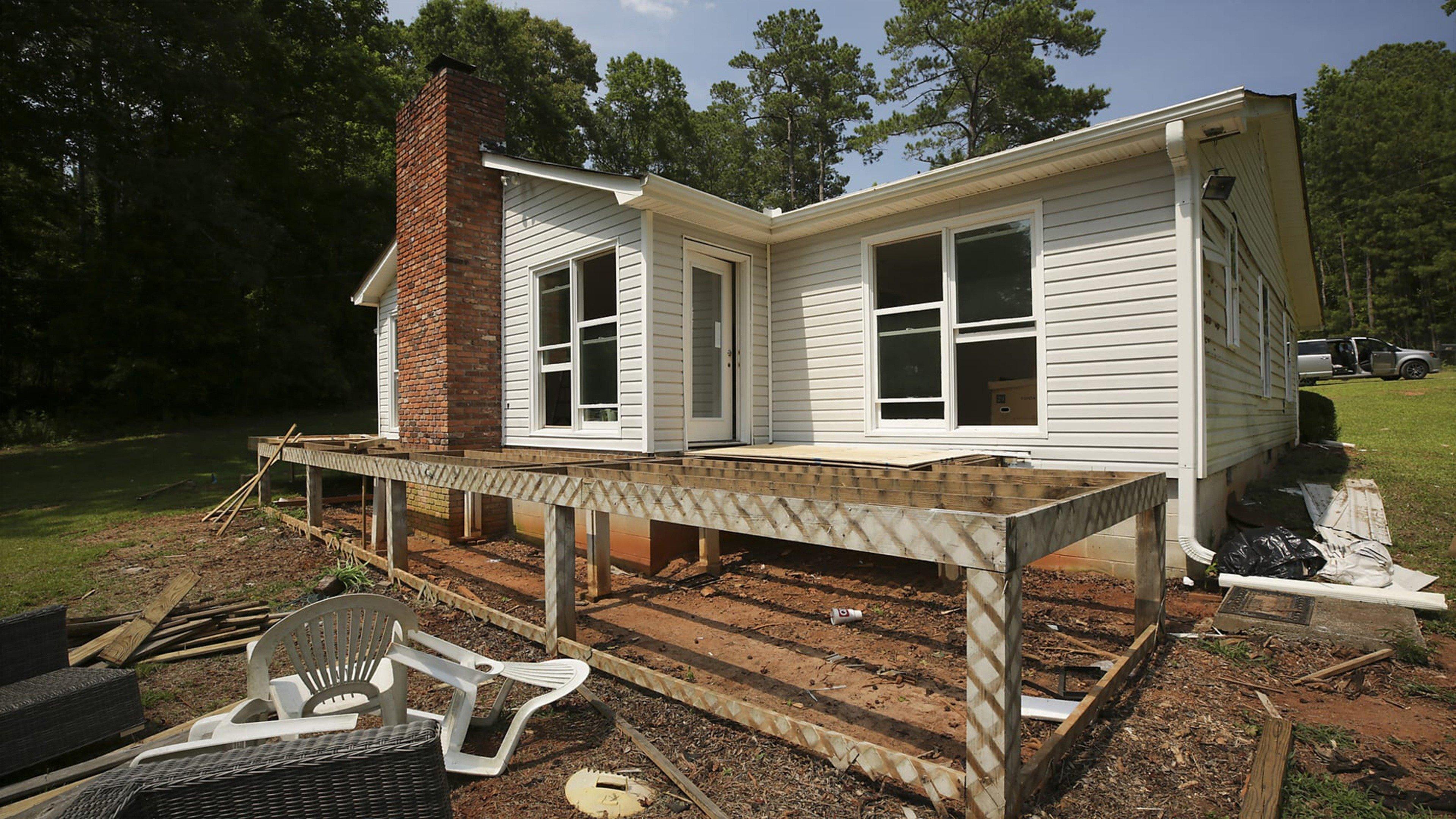 Lakefront Bargain Hunt Renovation Jackson Lake Remake