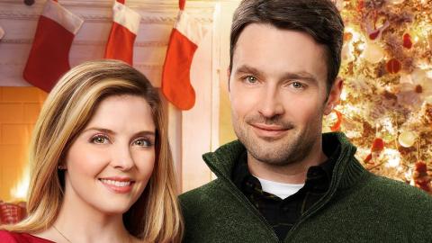 Angel Falls: A Novel Holiday