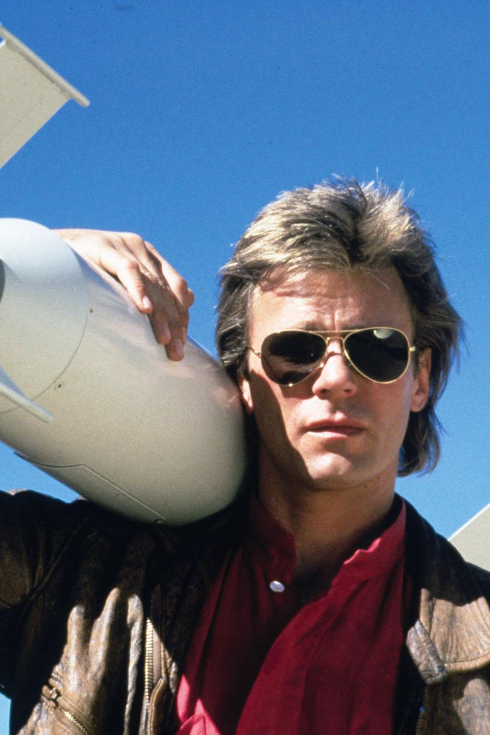 Watch macgyver season hot sale 3 online free