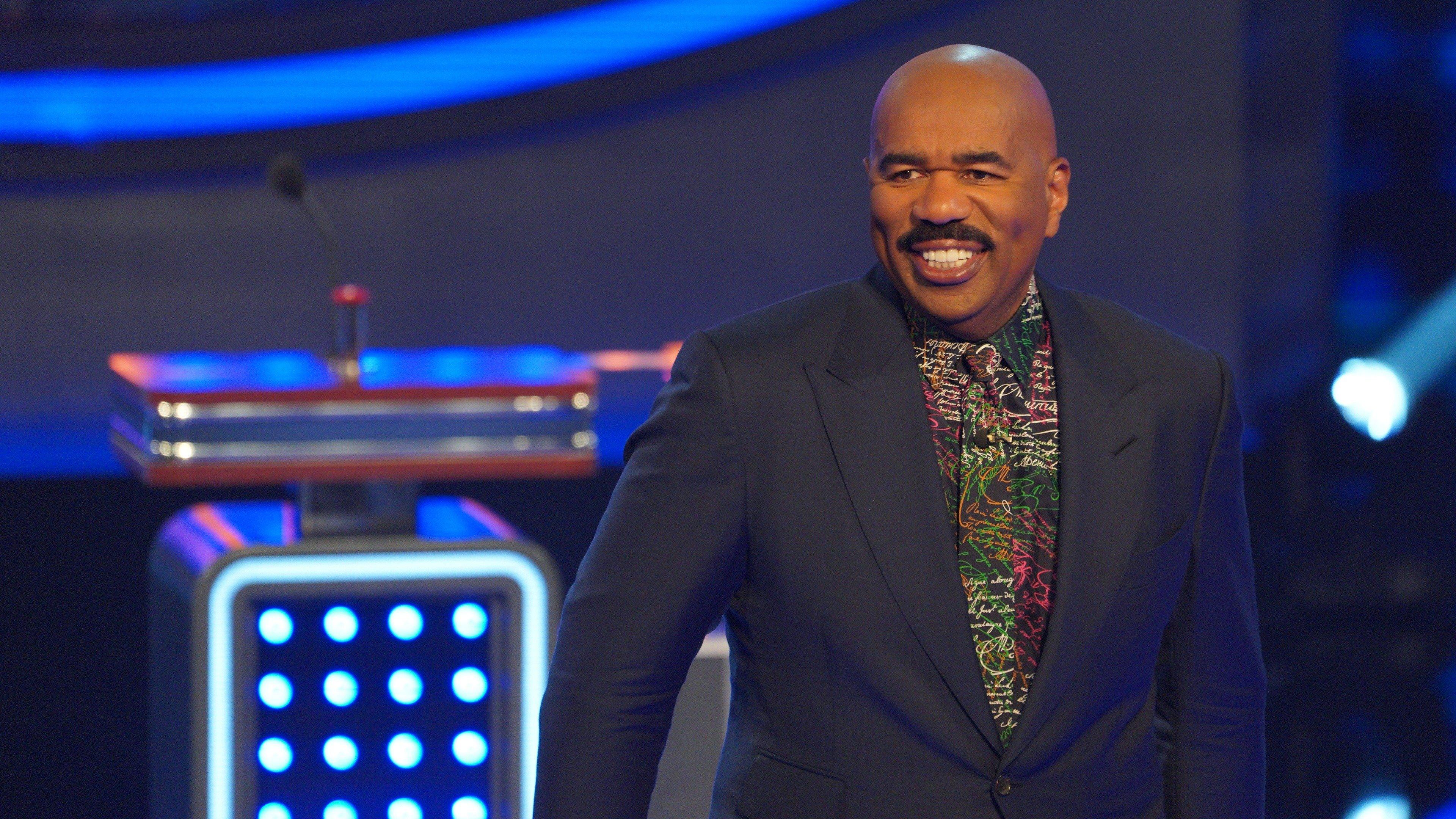 Watch Celebrity Family Feud Full Episodes | Philo (Free Trial)