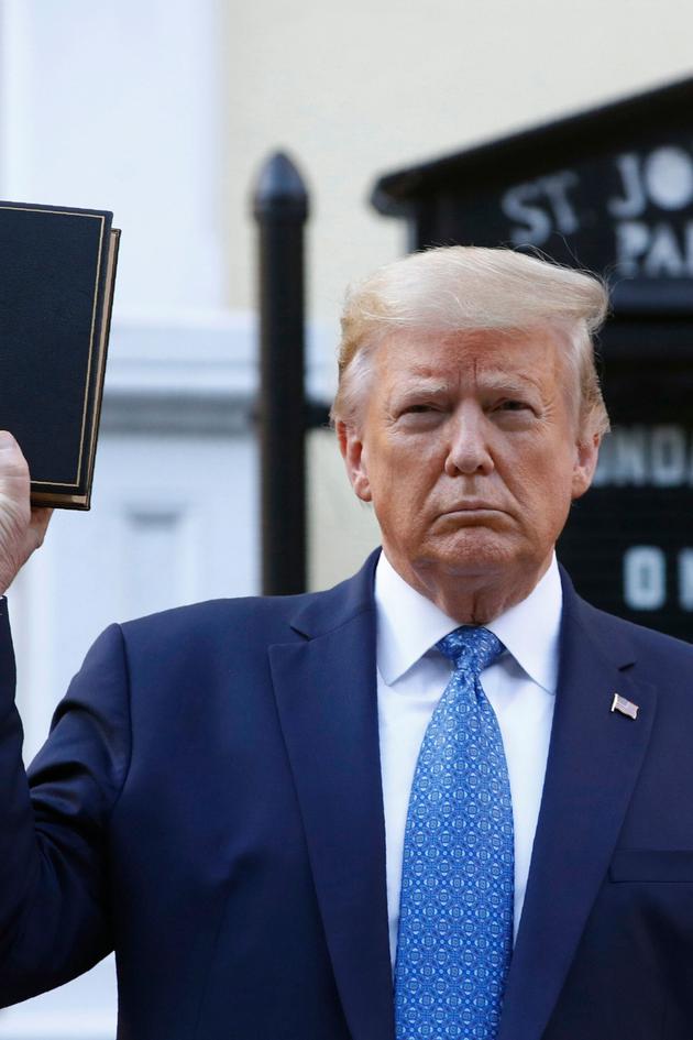 The Photo Op