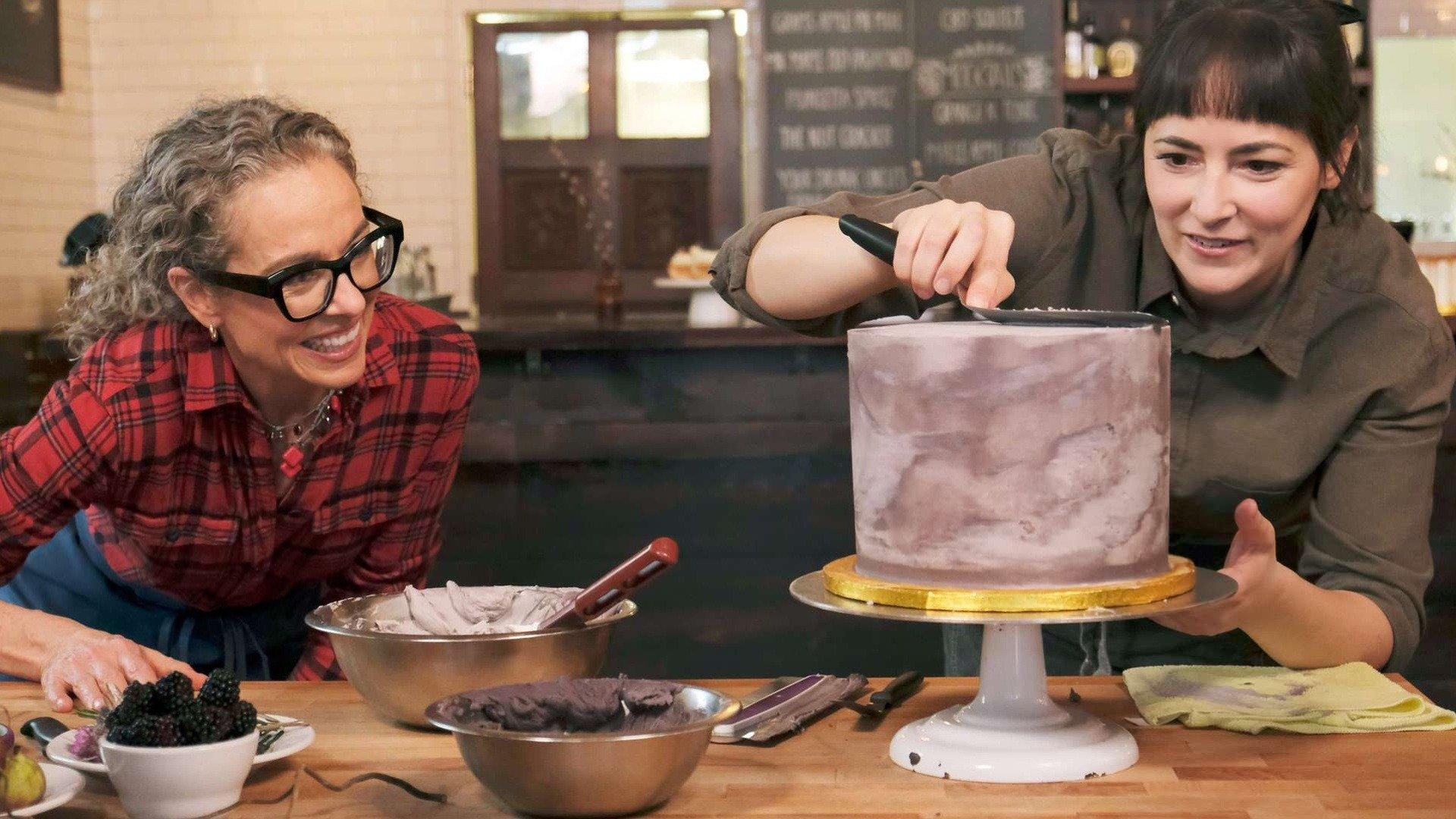 Zoe Bakes Decorating Cakes