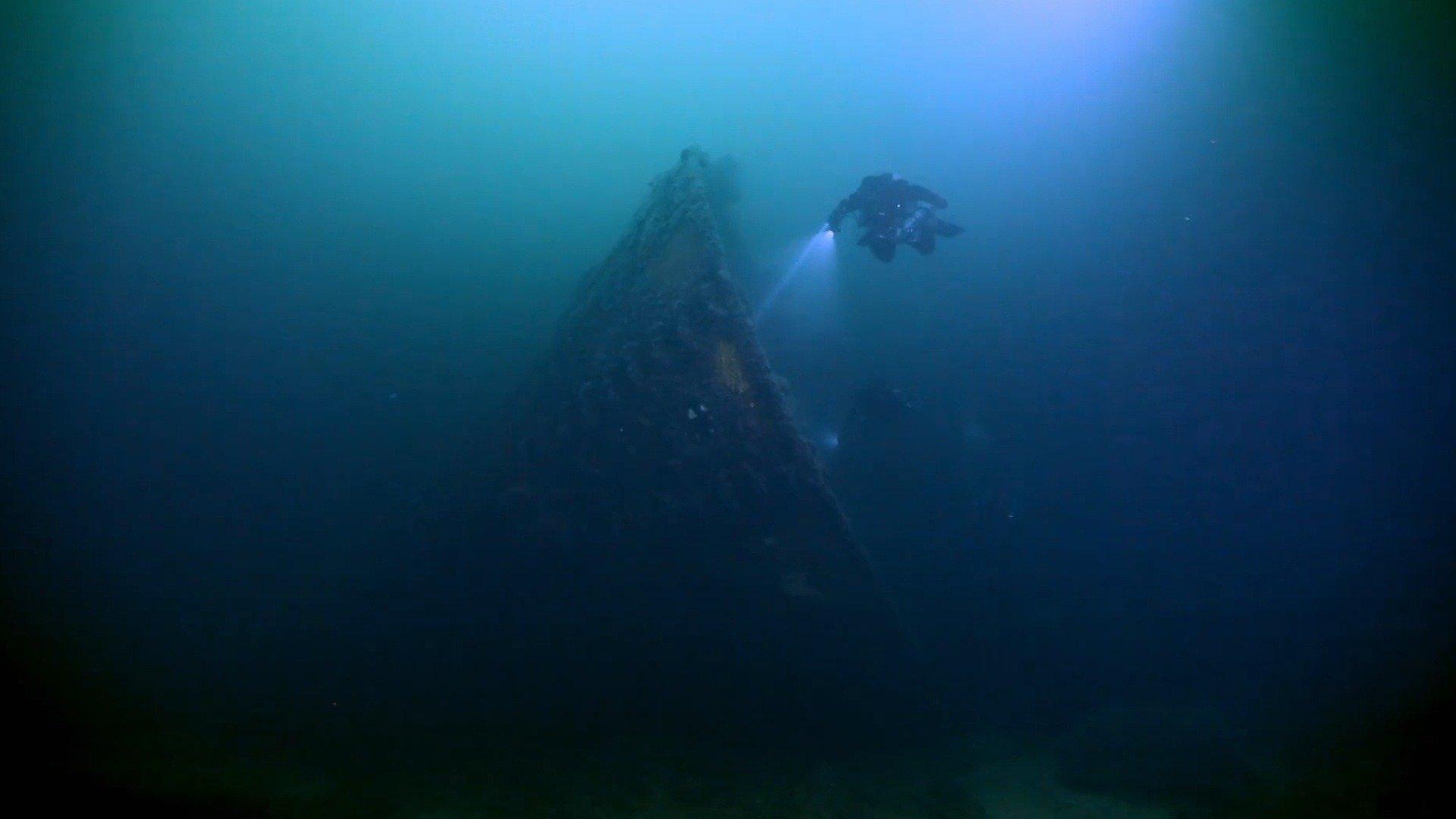 abandoned-expedition-shipwreck-collision-course