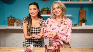 Whitney Cummings & Miranda Cosgrove make Tiny Spaghetti & Meatballs