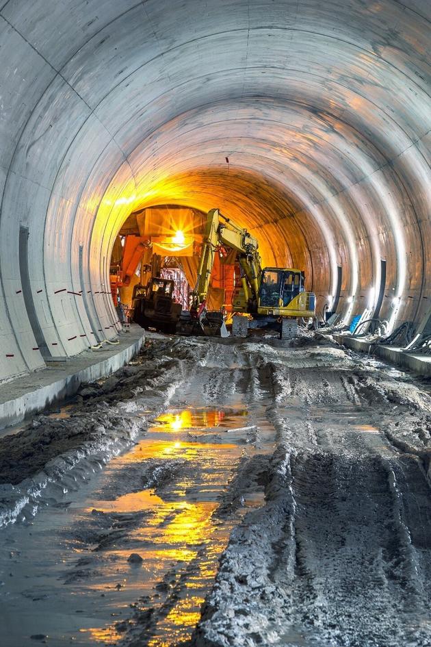 Super Tunnel