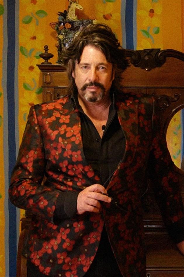 Outrageous Homes With Laurence Llewelyn Bowen