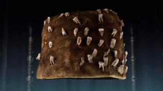 The Macabre Hat of Teeth