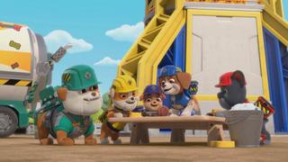 The Crew Builds a Treehouse; The Crew Builds a Chicken Feeder