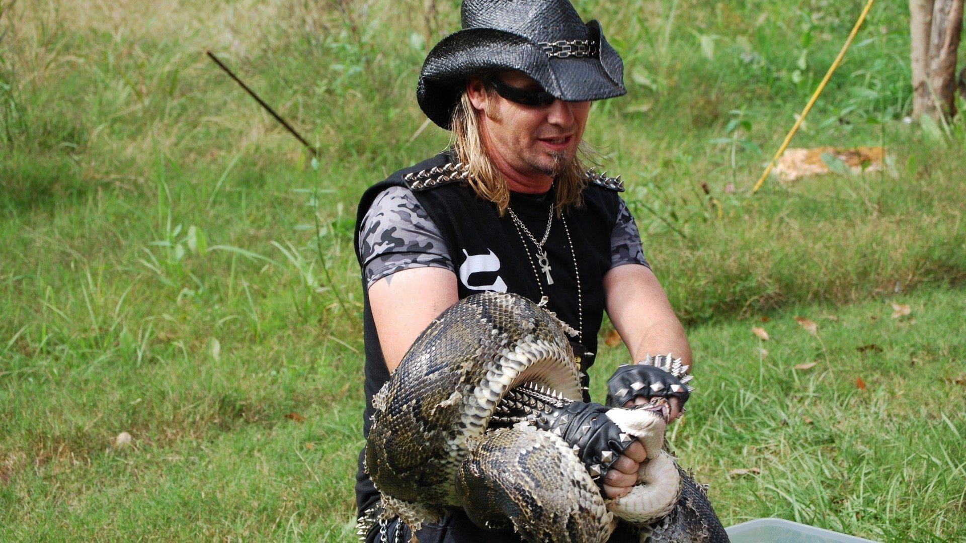 Billy the Exterminator: Attack of the 15-Foot Snake