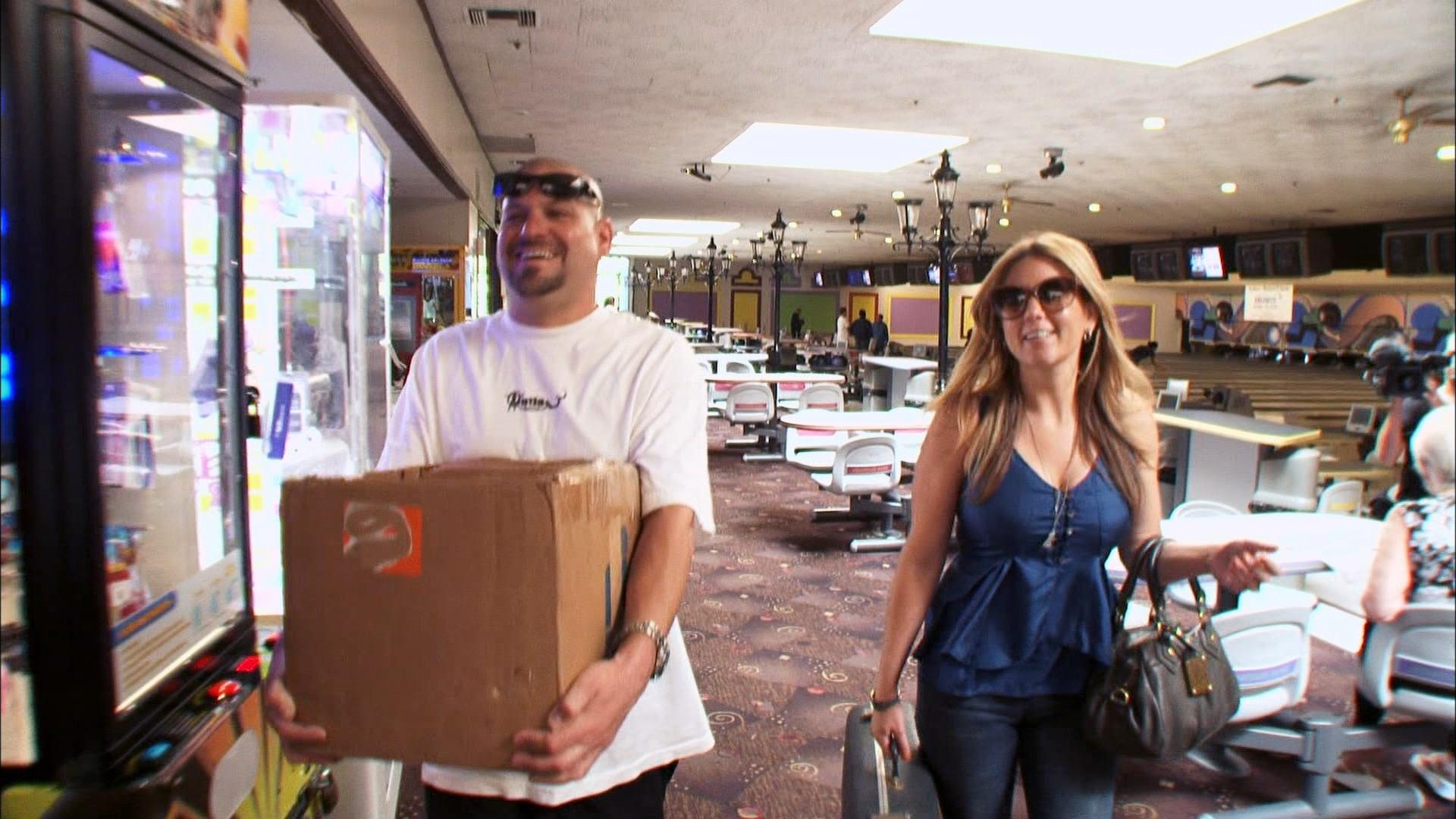 Storage Wars: Bowling for Dollars