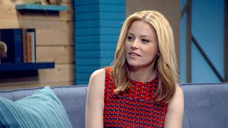 Elizabeth Banks Wears a Red Dress