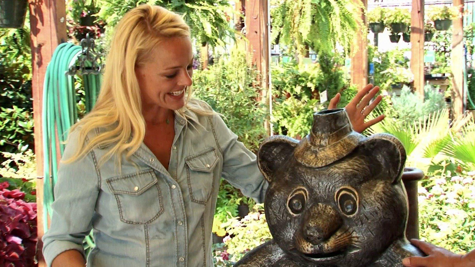 Storage Wars Texas Jenny Bears All