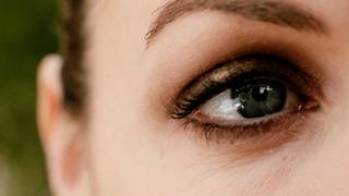 How to Wear a Smokey Eye