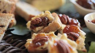 Brie Pecan Fig Jam Crostini Recipe