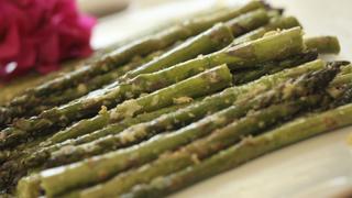 How to Make Grilled Parmesan Asparagus