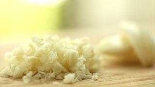 How to Slice Garlic