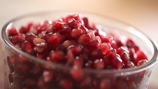 How to Seed a Pomegranate