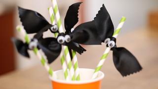 How to Set A Halloween Table